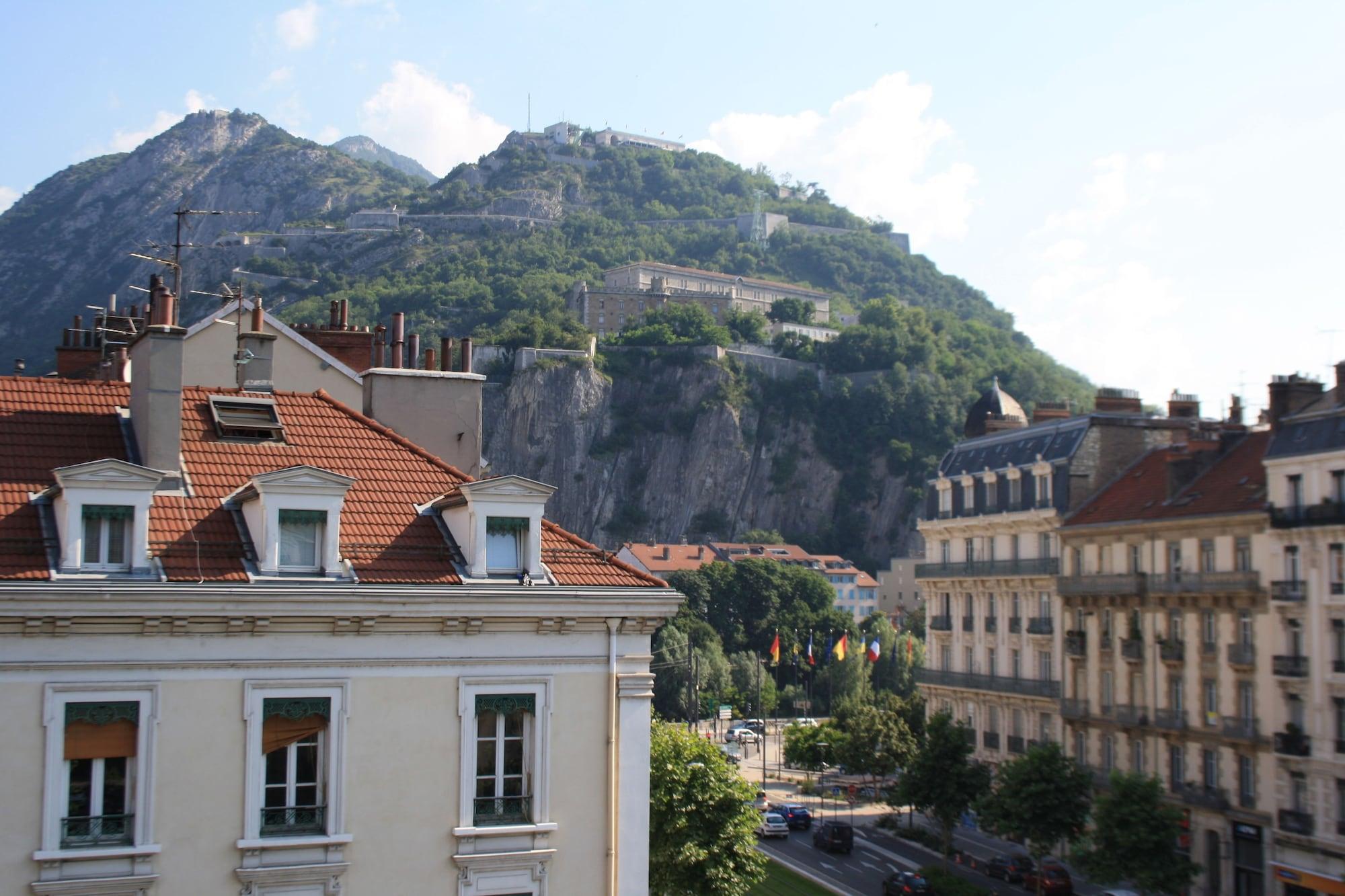 Ibis Styles Grenoble Centre Gare Hotel Bagian luar foto