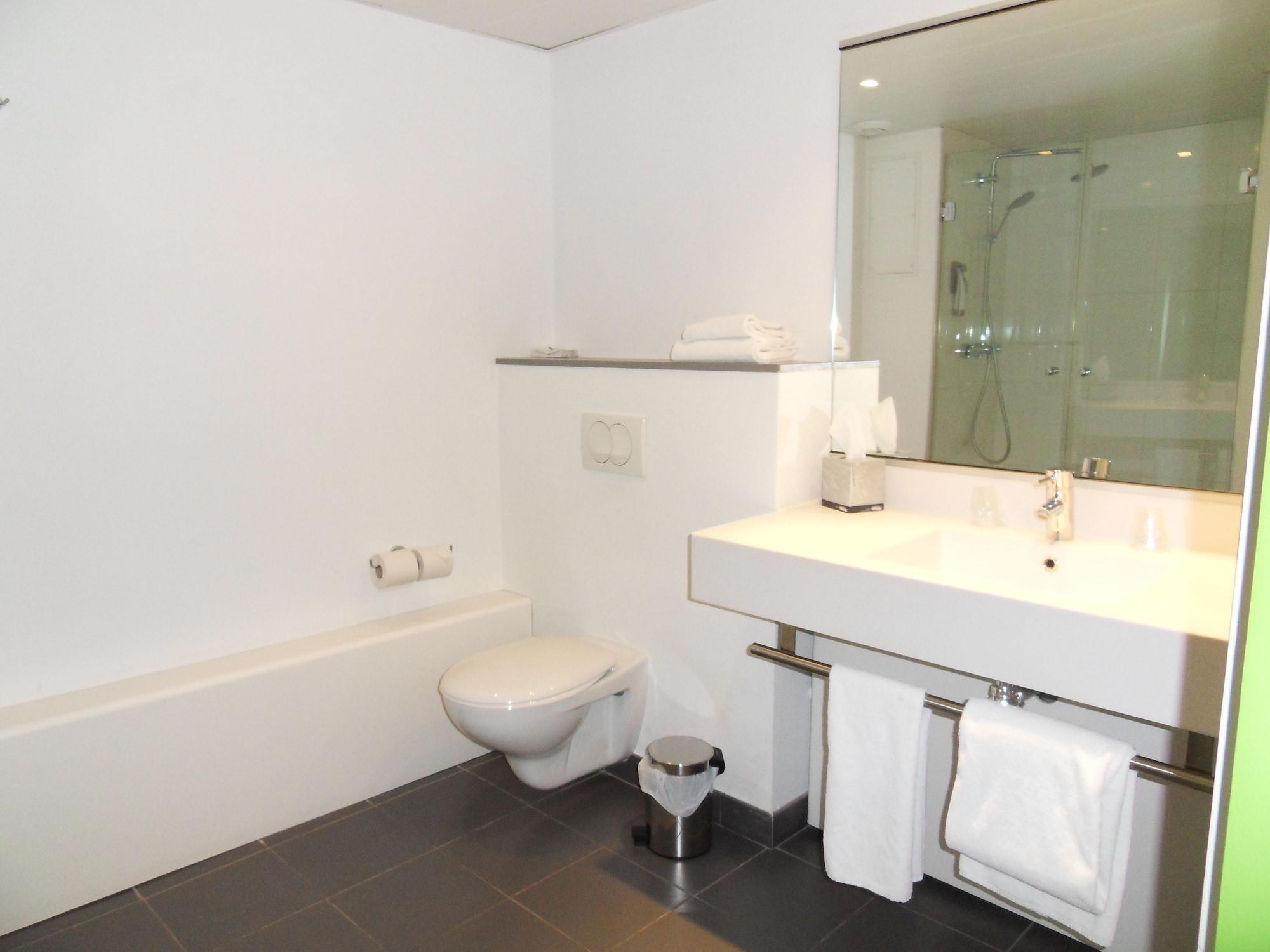 Ibis Styles Grenoble Centre Gare Hotel Bagian luar foto