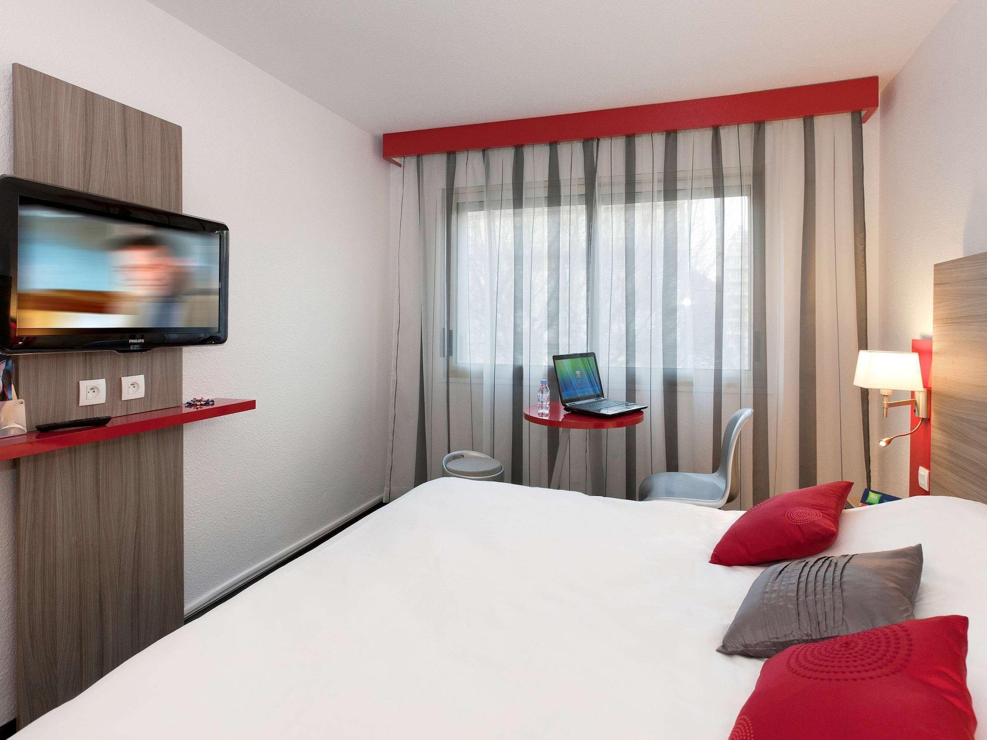 Ibis Styles Grenoble Centre Gare Hotel Bagian luar foto