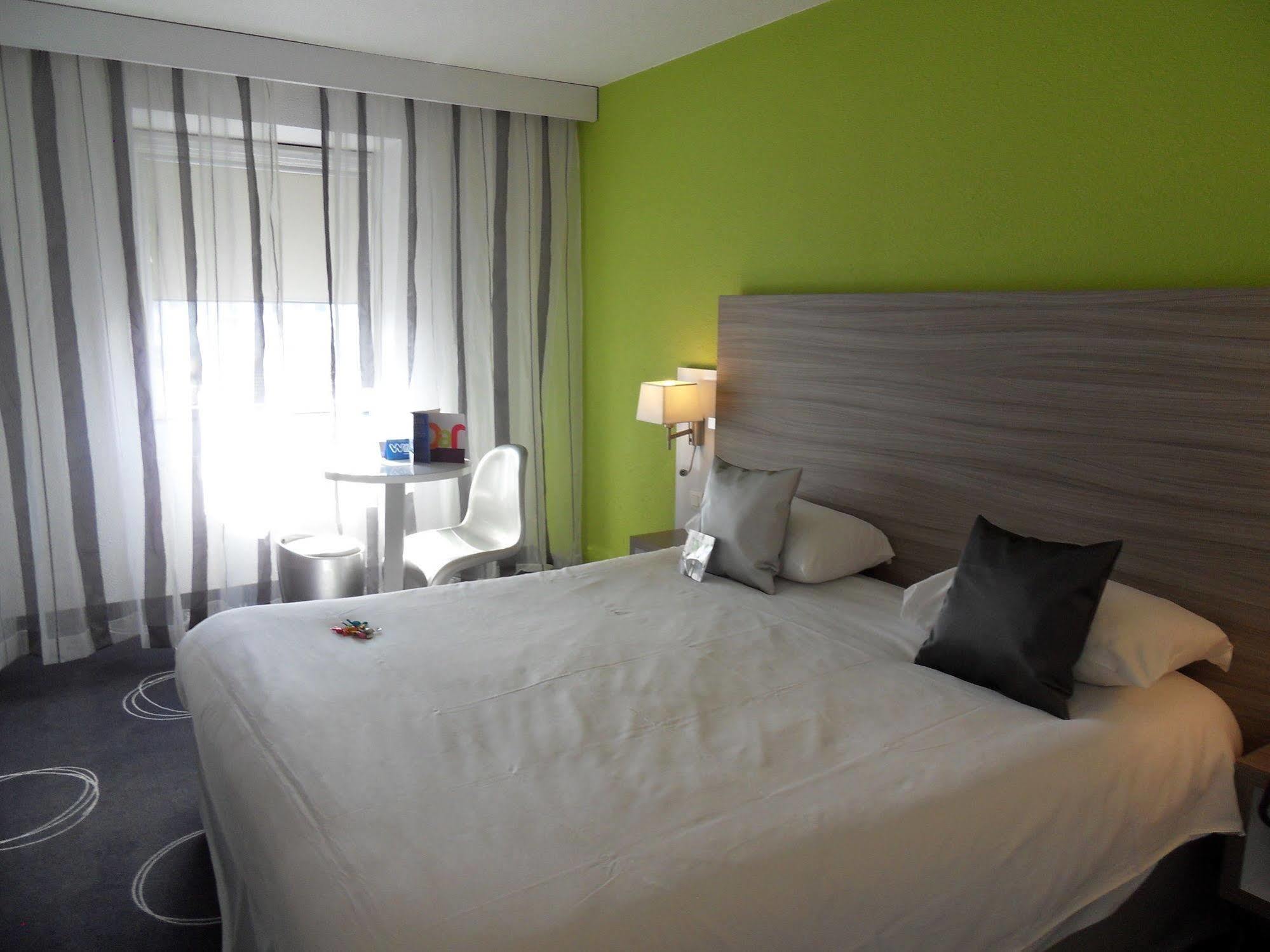 Ibis Styles Grenoble Centre Gare Hotel Bagian luar foto